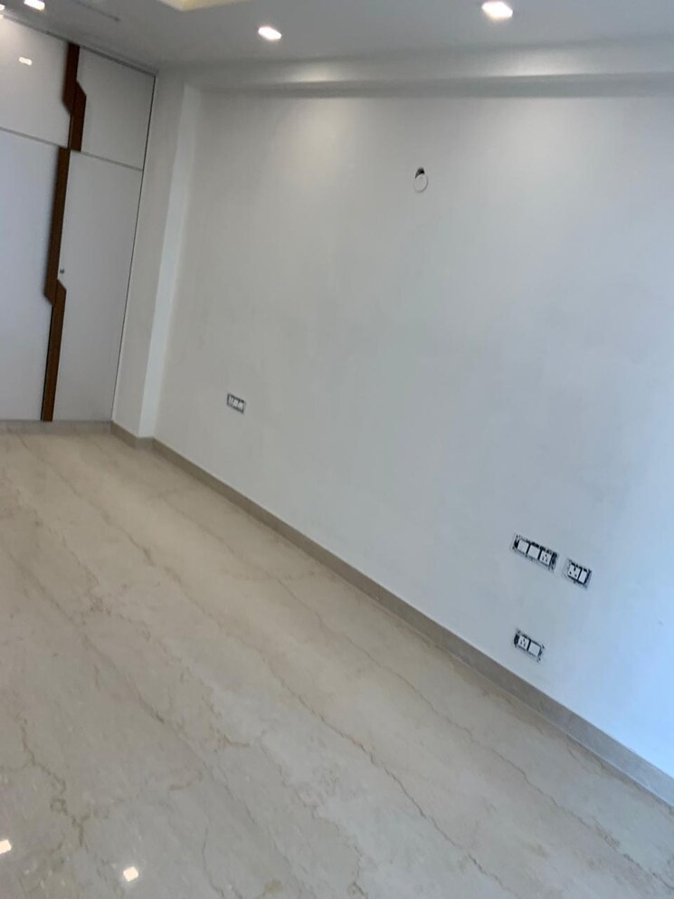 Room, dlf-city-phase-iv 3.5 Bedroom 28000 Sq.Ft. Builder Floor In Dlf Phase iv Gurgaon 9157161