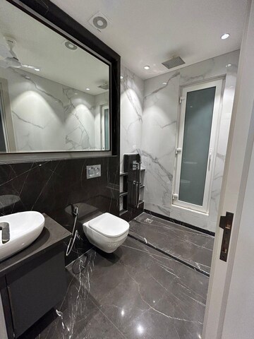 Team Area in 3.5 BHK Builder Floor at DLF City Phase IV, Dlf Phase iv – for Rent