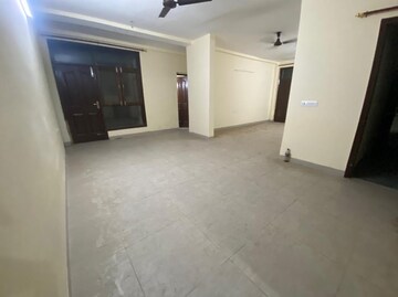 Building Lobby in 2.5 BHK Builder Floor at Wave Floors Premium, Wave City – for Sale
