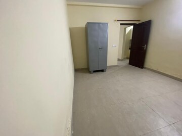 Room in 2.5 BHK Builder Floor at Wave Floors Premium, Wave City – for Sale