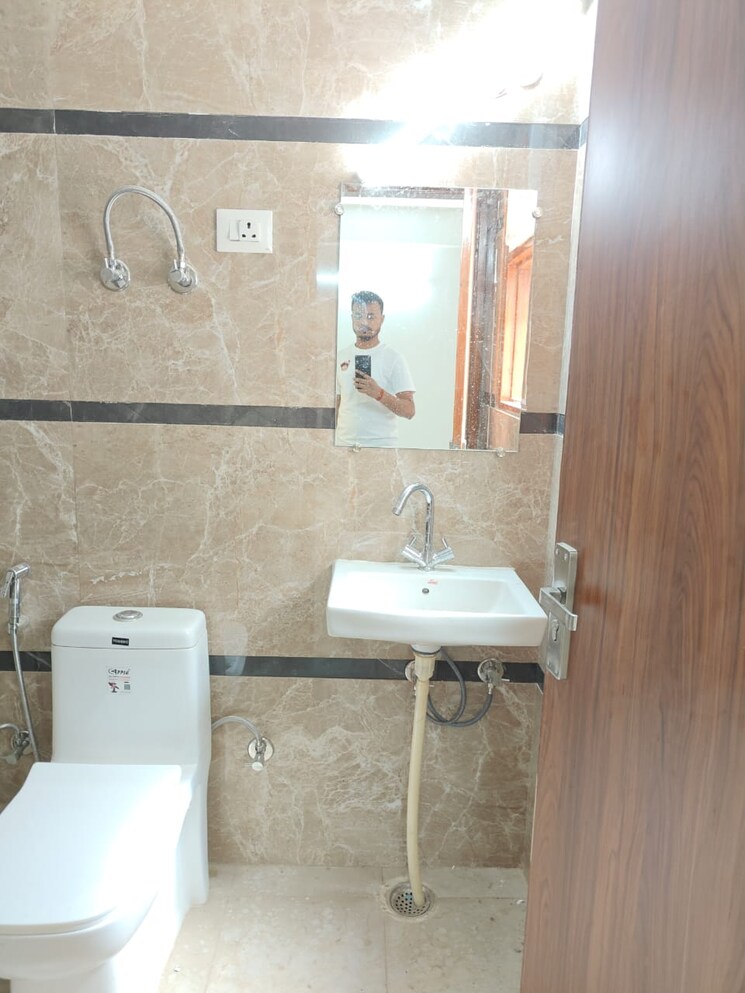 Bathroom, saket 2 Bedroom 450 Sq.Ft. Builder Floor In Saket Delhi 9157202