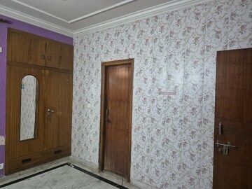 Room in 4 BHK Apartment at Ambe Bharti Patrakar Sahkari Awas Samiti, Pi Greater Noida – for Rent