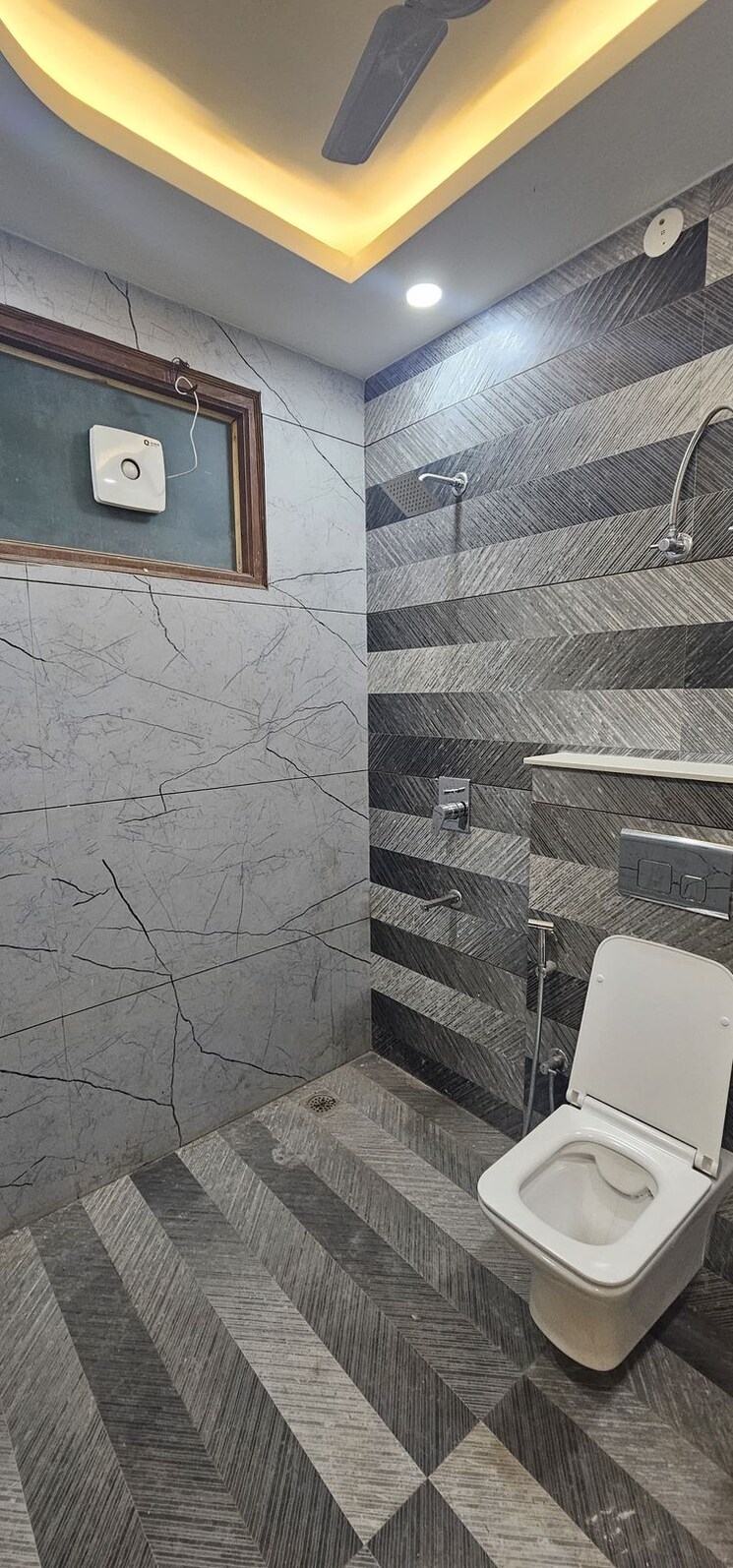 Bathroom, pink-and-blue-dhruv-apartment 2 Bedroom 810 Sq.Ft. Apartment In Sector 46 Faridabad 9157192