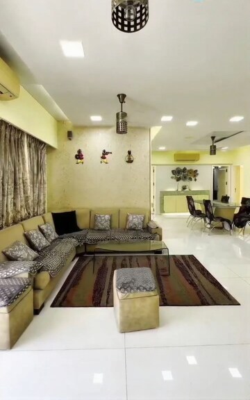 Living Room in 4 BHK Apartment at Matunga East – for Sale