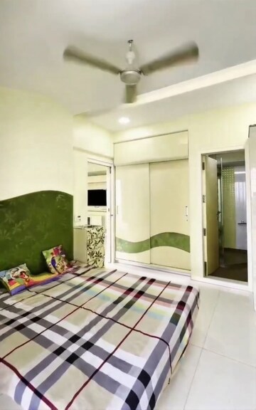 Bedroom in 4 BHK Apartment at Matunga East – for Sale