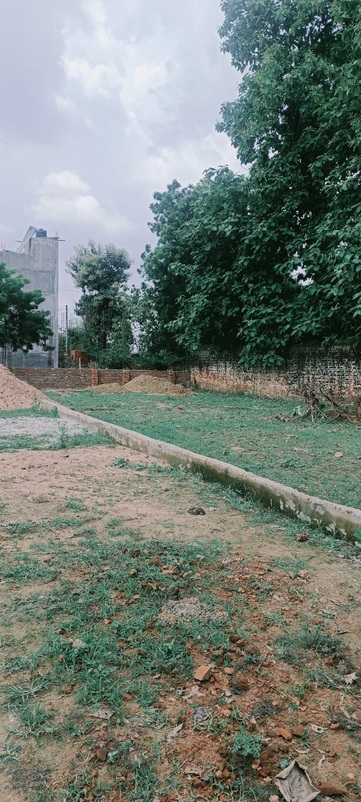 Plot For Sale in Kamta Me Plots Available