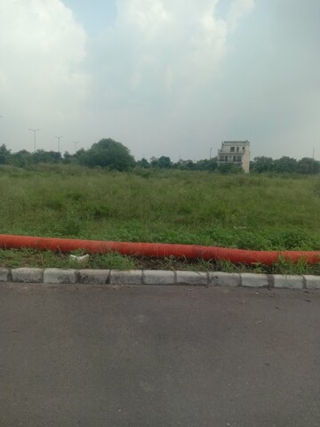  Plot For Sale in Altus The Junction, Saini Majra