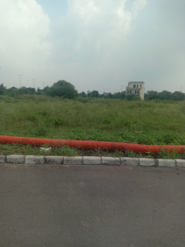 Plot For Sale in Altus The Junction