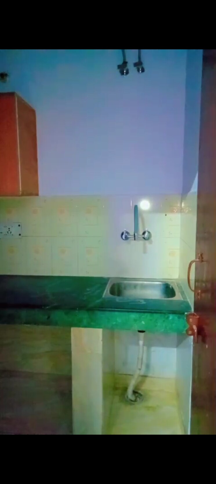 Kitchen, new palam vihar phase 3 3 Bedroom 950 Sq.Ft. Builder Floor In New Palam Vihar Phase 3 Gurgaon 9157324