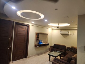 Team Area in 3 BHK Builder Floor at Dlf Phase I – for Rent