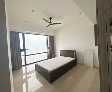 Room in 4 BHK Apartment at Lodha Marquise, Worli – for Rent