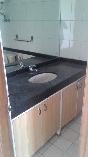 Bathroom in 3 BHK Apartment at DLF Windsor Court, Dlf Phase iv – for Rent