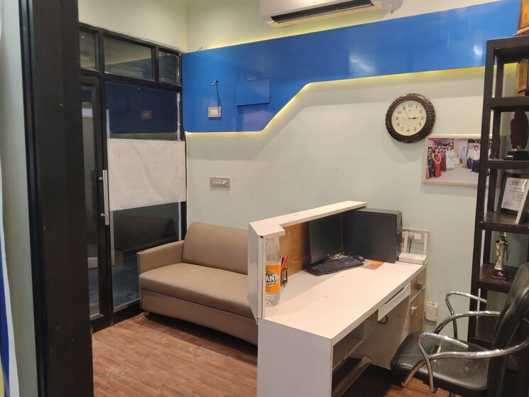 Team Area, netaji subhash place Commercial Office Space 685 Sq.Ft. In Netaji Subhash Place Delhi 9157381