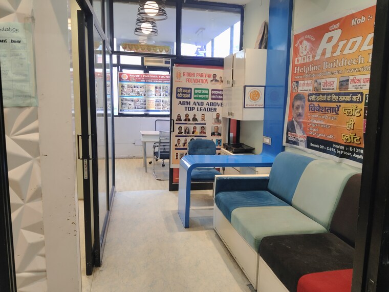 Team Area, netaji subhash place Commercial Office Space 685 Sq.Ft. In Netaji Subhash Place Delhi 9157381