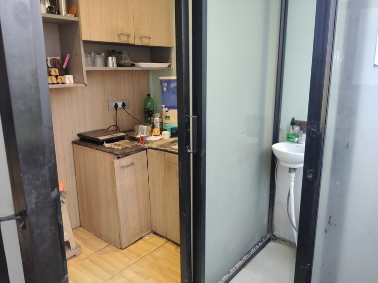 Bathroom, netaji subhash place Commercial Office Space 685 Sq.Ft. In Netaji Subhash Place Delhi 9157381