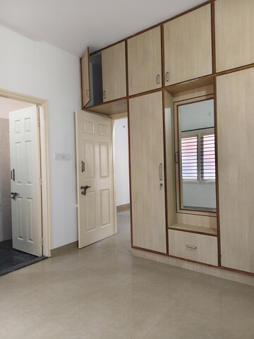 Room in 2 BHK Apartment at Halasuru – for Rent