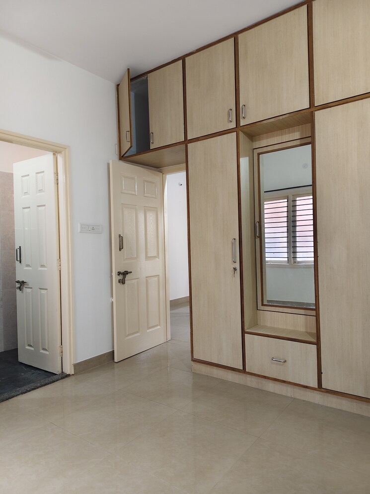 Room, halasuru 2 Bedroom 1000 Sq.Ft. Apartment In Halasuru Bangalore 9157378