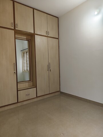 Room in 2 BHK Apartment at Halasuru – for Rent