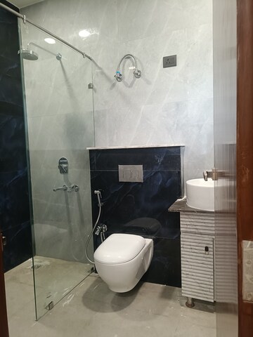 Bathroom in 3 BHK Builder Floor at Anand Vihar – for Rent
