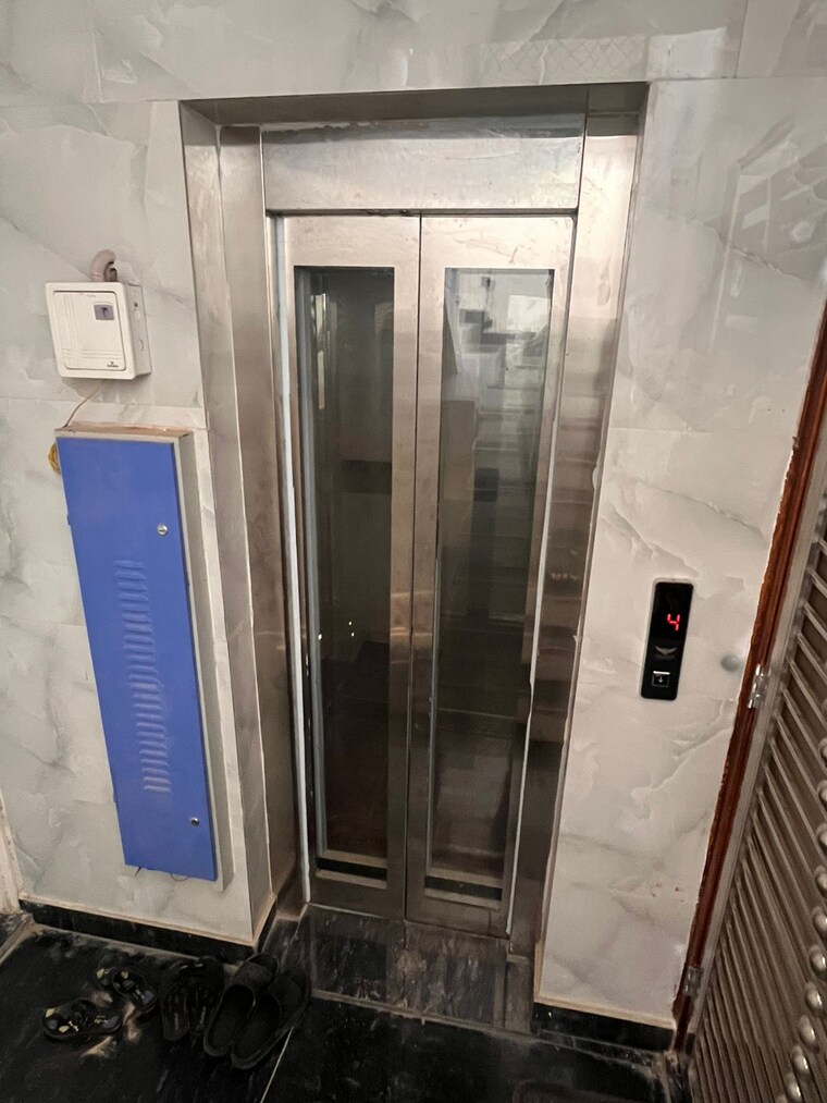 undefined, dwarka mor 3 Bedroom 1100 Sq.Ft. Builder Floor In Dwarka Mor Delhi 9157395