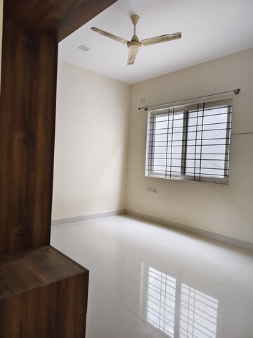 Room in 1 BHK Apartment at Halasuru – for Rent