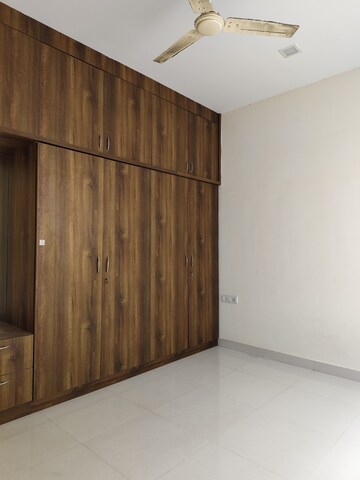 Room in 1 BHK Apartment at Halasuru – for Rent