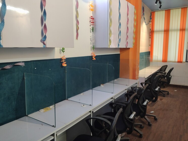 Team Area, netaji subhash place Commercial Office Space 452 Sq.Ft. In Netaji Subhash Place Delhi 9157417