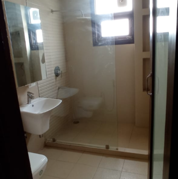 Bathroom in 3 BHK Builder Floor at Eros Rosewood City, Rosewood City – for Rent