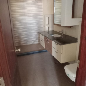 Bathroom in 3 BHK Builder Floor at Eros Rosewood City, Rosewood City – for Rent