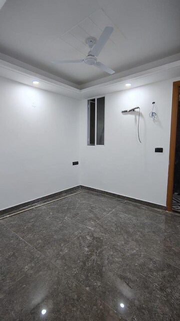 Room in 3 BHK Builder Floor at Malviya Nagar – for Rent