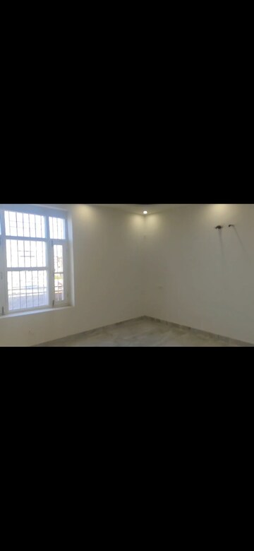 Room in 4 BHK Builder Floor at Dhakoli – for Sale