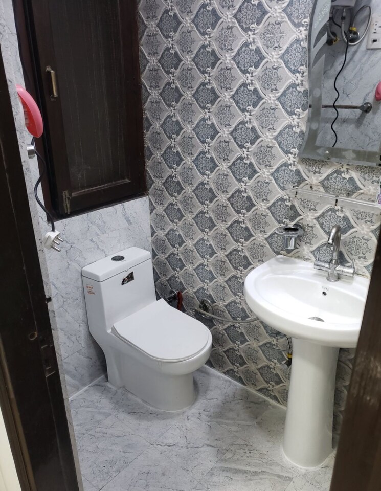 Bathroom, sahridaya-apartments 2 Bedroom 950 Sq.Ft. Apartment In Paschim Vihar Delhi 9157486