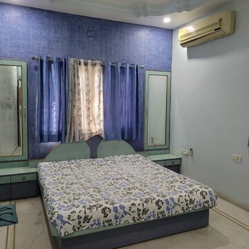 3 BHK Villa For Rent in Sola
