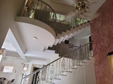 Team Area in 3 BHK Villa at Sola – for Rent