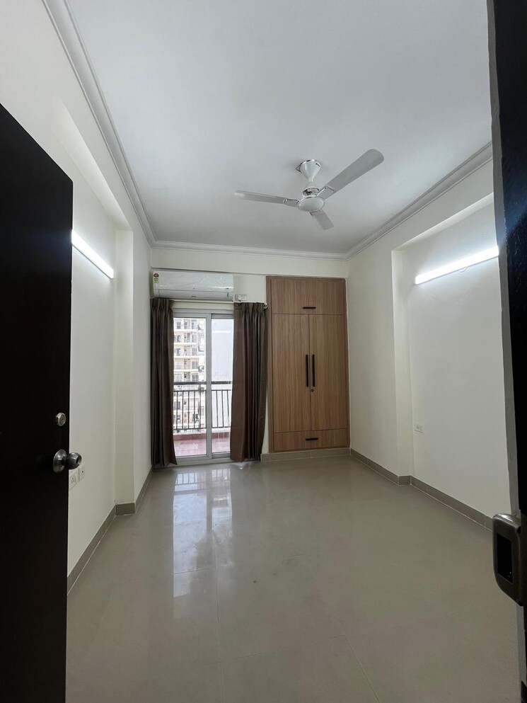 Bedroom, antriksh-golf-view 3 Bedroom 1480 Sq.Ft. Apartment In Sector 78 Noida 9157523