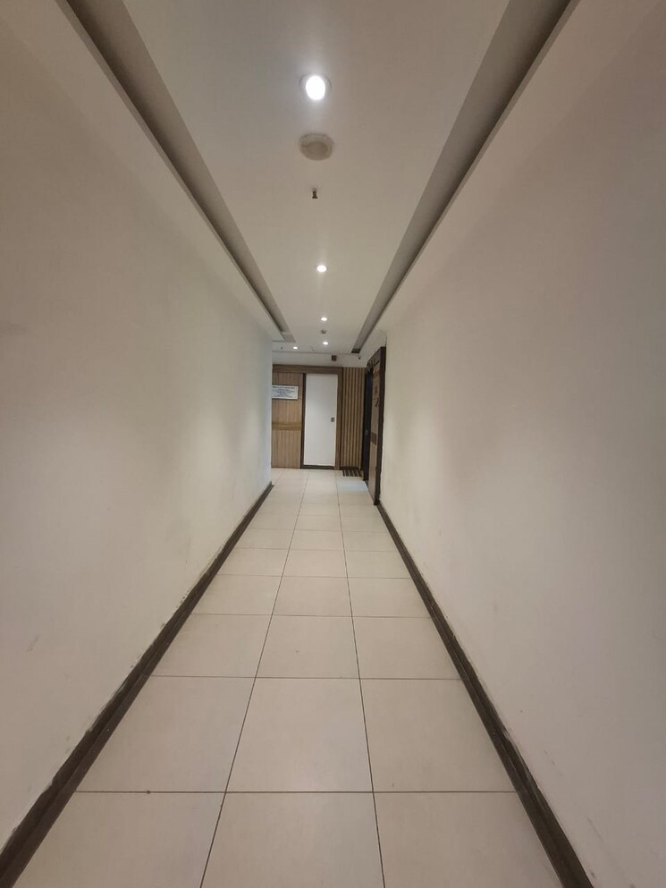 undefined, netaji subhash place Commercial Office Space 785 Sq.Ft. In Netaji Subhash Place Delhi 9157524