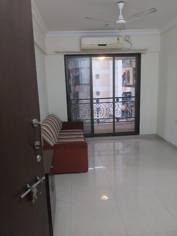 Room in 1 BHK Apartment at Lake Florence, Powai – for Rent