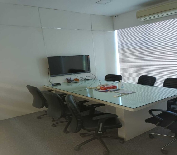 Team Area, dadar east Commercial Office Space 5000 Sq.Ft. In Dadar East Mumbai 9157591