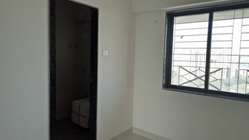 Room in 2 BHK Apartment at Vaishnavi Heights Sion, Sion – for Sale
