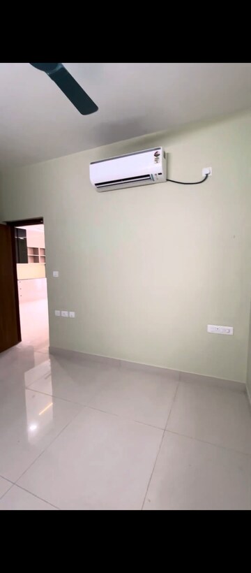Room in 3 BHK Apartment at Prestige Tranquil, Kokapet – for Rent