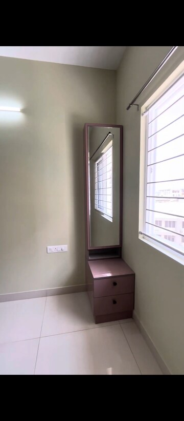 Room in 3 BHK Apartment at Prestige Tranquil, Kokapet – for Rent