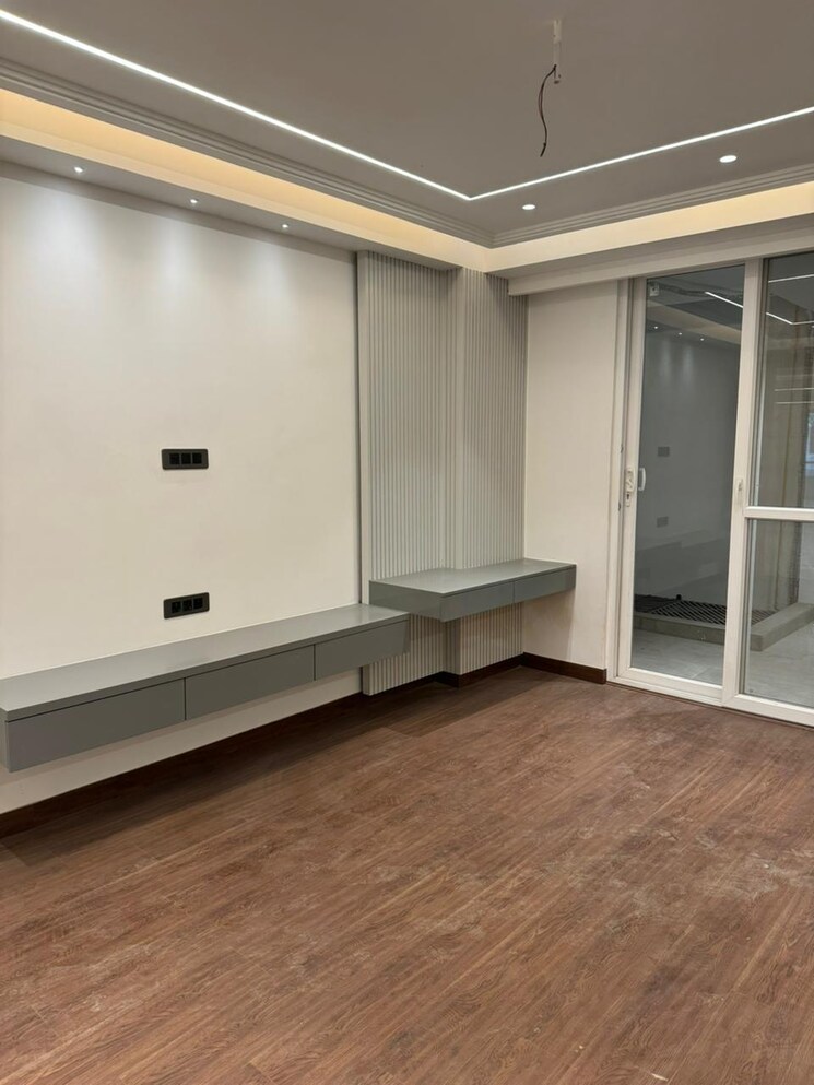 Room, bptp-amstoria 4 Bedroom 2500 Sq.Ft. Builder Floor In Sector 102 Gurgaon 9157669