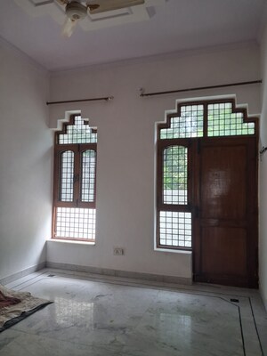 Furnished Amenities in 3.5 BHK Independent House at Sector 28 – for Rent