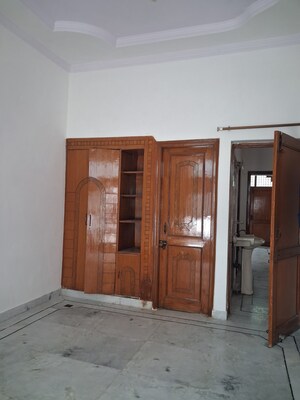 Furnished Amenities in 3.5 BHK Independent House at Sector 28 – for Rent