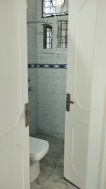 Bathroom in 3 BHK Builder Floor at Green Fields Colony – for Sale