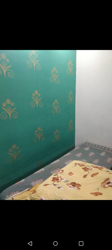 Room in 2 BHK Builder Floor at Sector 44 – for Rent