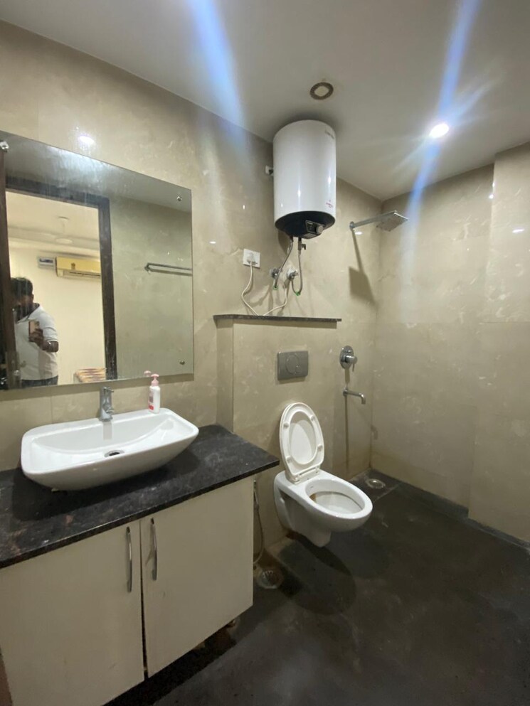 Bathroom, saket 3 Bedroom 1600 Sq.Ft. Builder Floor In Saket Delhi 9157797