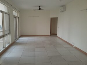 Room in 4 BHK Apartment at Jaypee Greens Sun Court III, Jaypee Greens – for Sale
