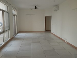 Room in 3 BHK Apartment at Jaypee Green Sea Court, Sector Swarn Nagri – for Sale