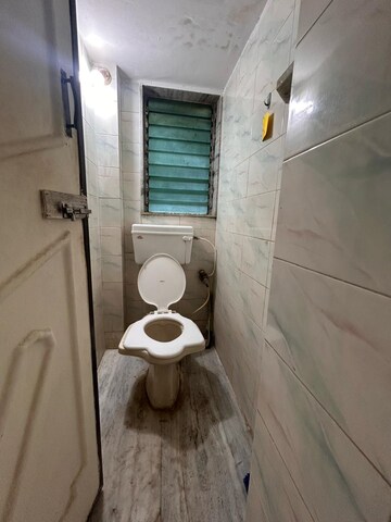 Bathroom in 1 BHK Apartment at Jumbo Darshan, Andheri East – for Rent